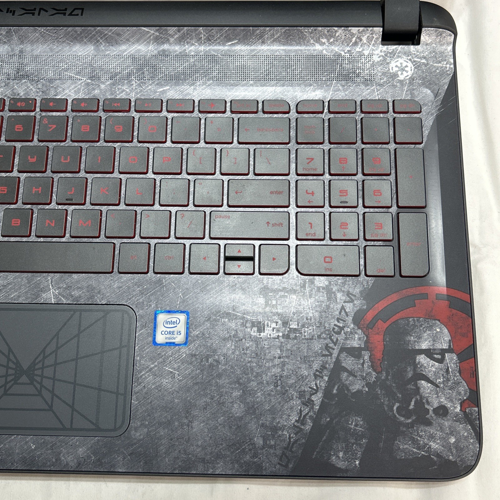 HP Star Wars Special Edition Notebook 15-an050nr 15.6″/i5-6200U/6GB RAM/1TB