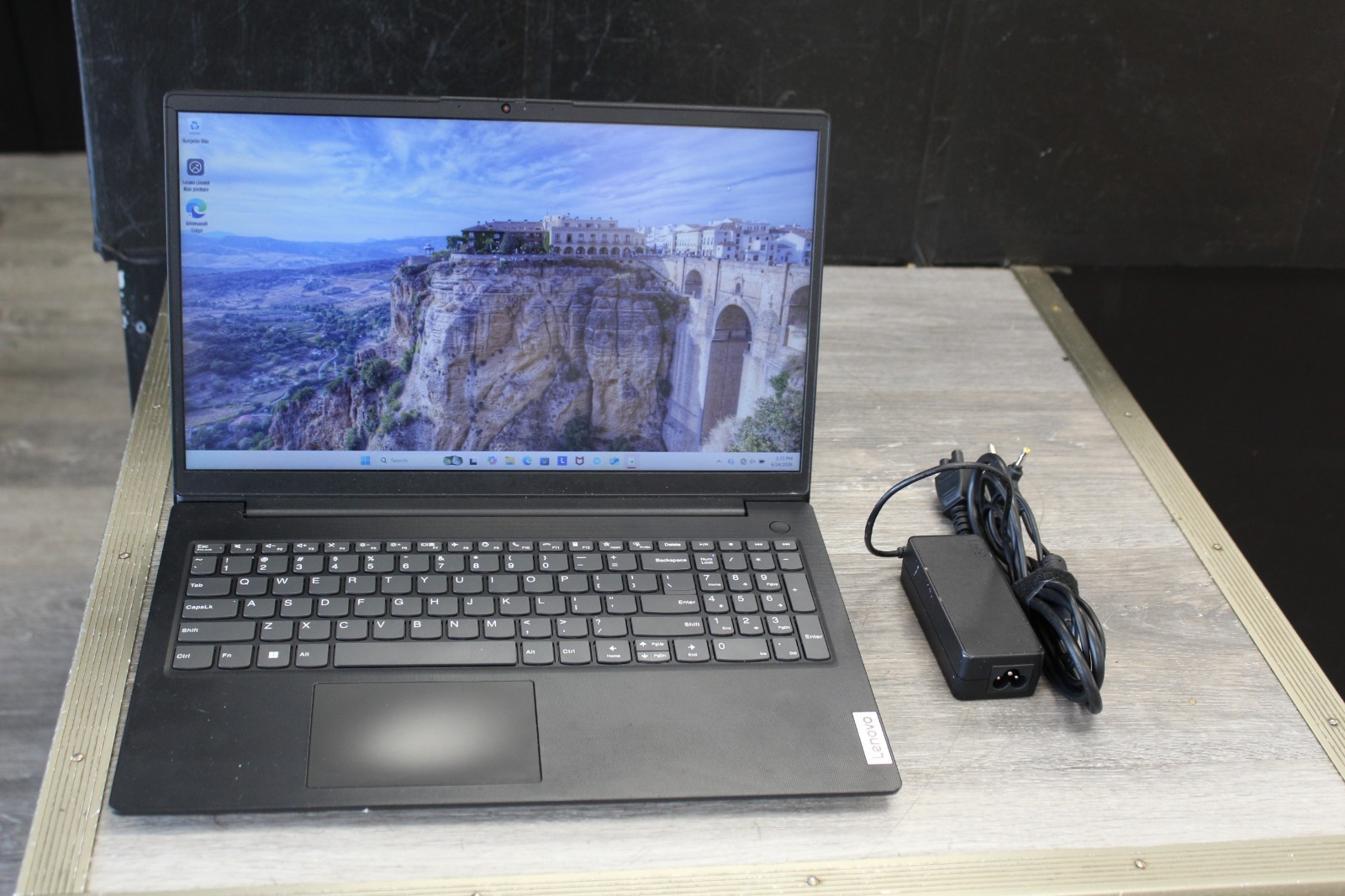 Lenovo V15 G4 IRU Intel Core i3-1315U 8GB 256 GB SSD Windows 11 Pro Laptop