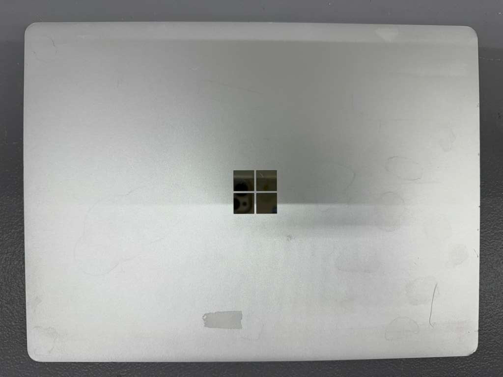 Microsoft Surface Laptop Go 1943 12.4″ i5-1035G1 – BROKEN LCD