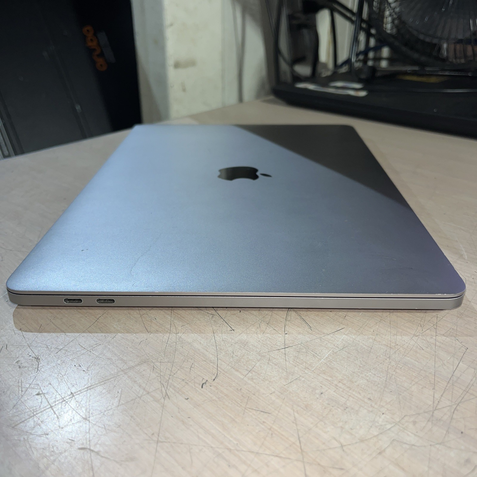 APPLE MACBOOK PRO “M2″ 8 CPU/10 GPU 13” 3.49GHZ 8GB RAM 256SSD