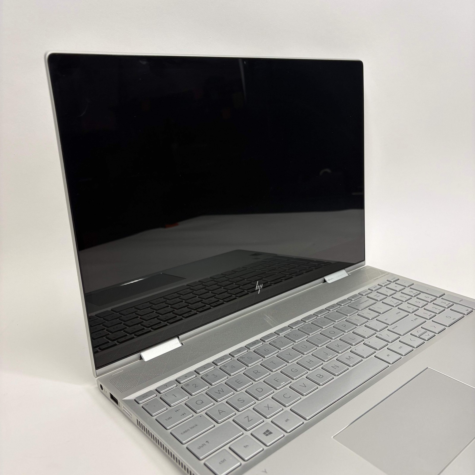 HP Envy x360 15M-DR1012DX 15.6″ i7-10510U 1.8GHz 16GB RAM 512GB SSD