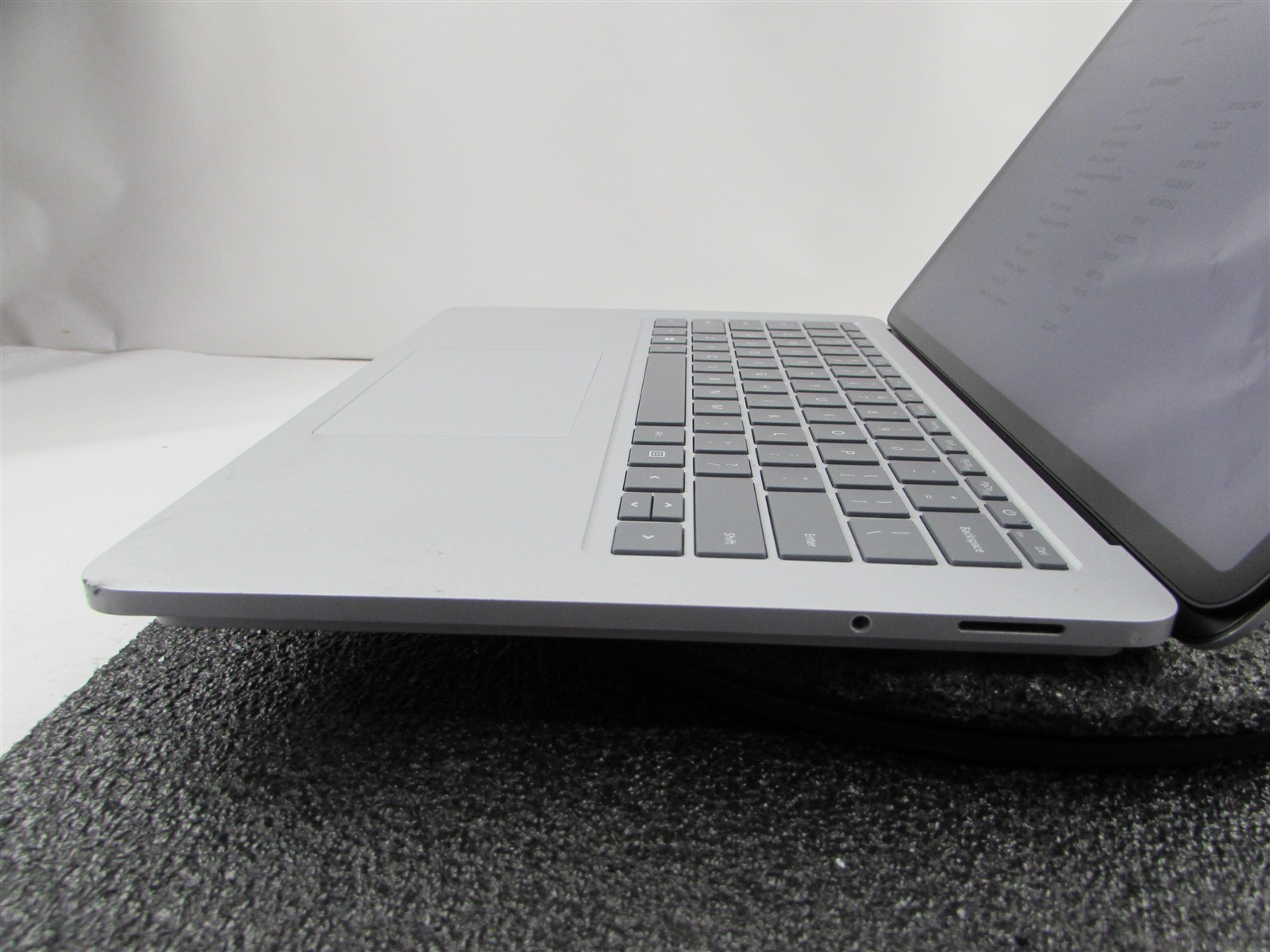 Microsoft Surface Laptop Studio 1964 i7-11370H 1TB SSD 32GB RTX A2000 *No A/C*