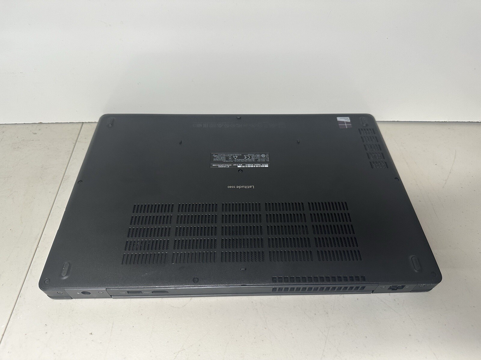 Cheap! Dell Latitude 5580 FHD 15.6″ Laptop Quad i5-7440HQ 2.80Ghz 16GB 256 SSD