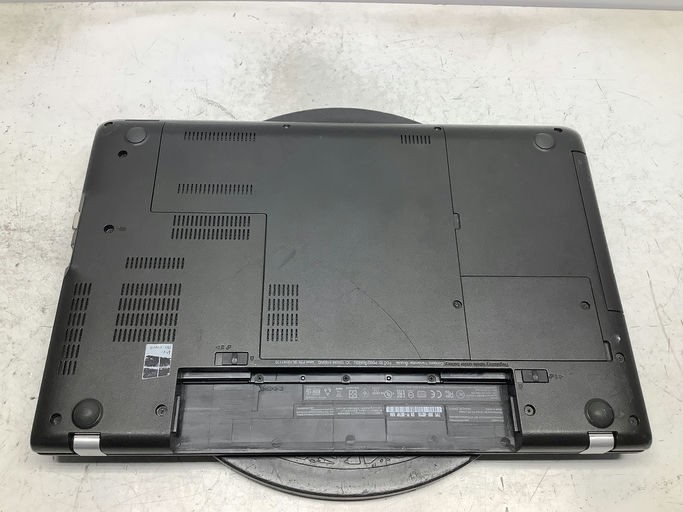 Lenovo ThinkPad E550 Intel i3-4005U 1.7GHz 4 GB NO HDD
