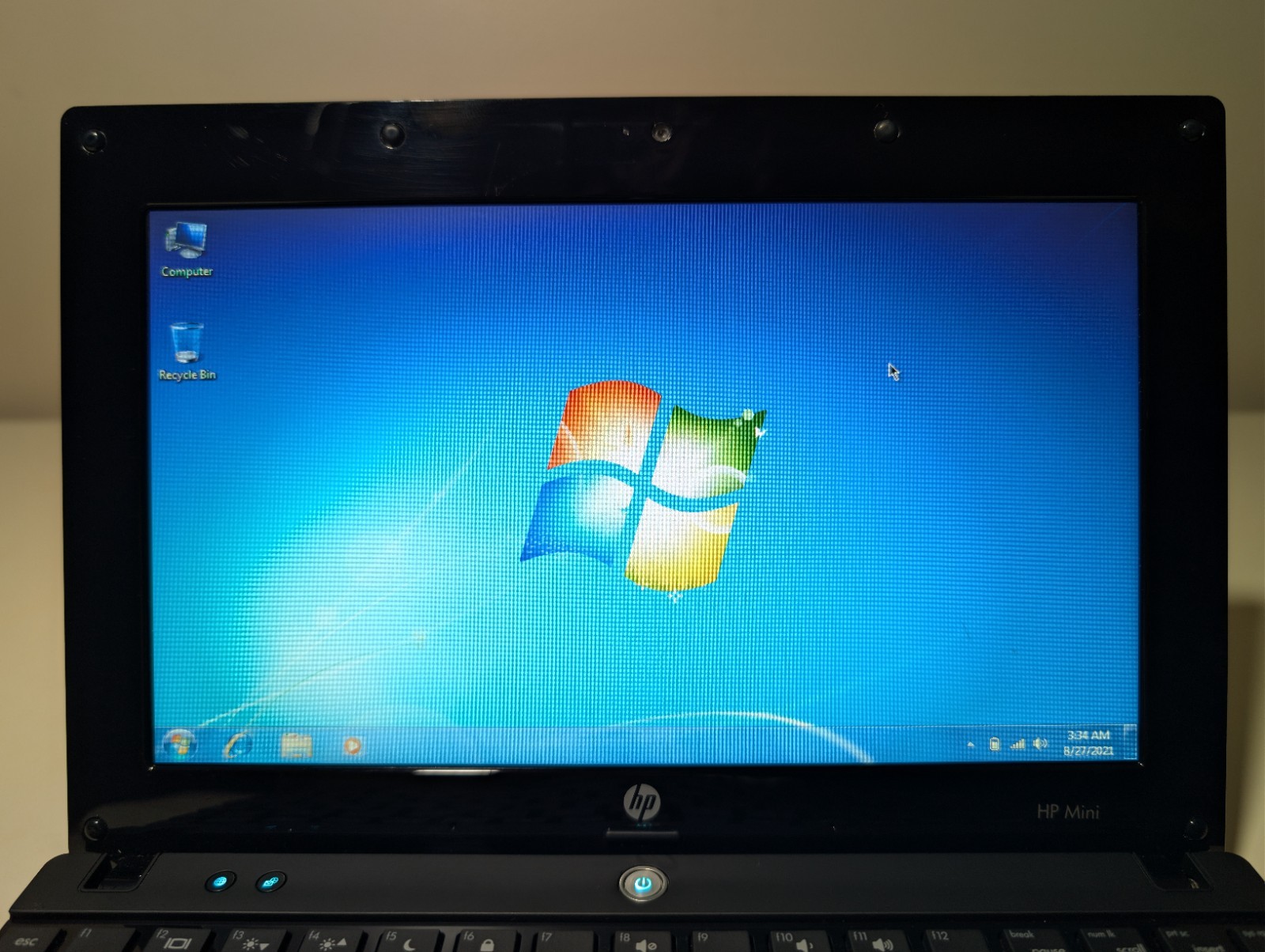 10.1″ HP Mini 5101 | Atom 2GB RAM 128GB SSD | Win 7 Pro 32-Bit W/ Charger