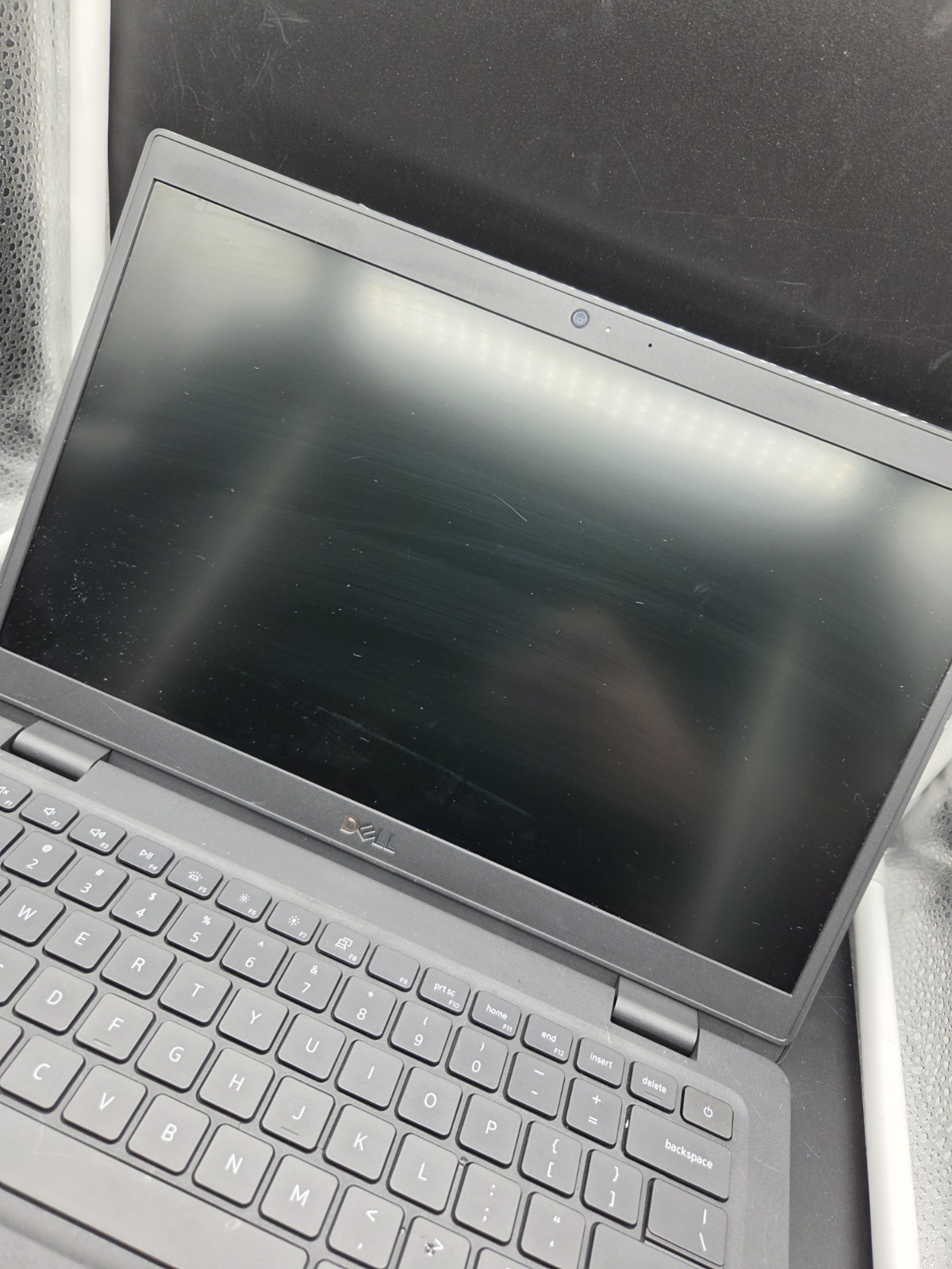 Dell Latitude 3520 15.6″ FHD i5-1135G7 @ 2.80GHz 8GB 256GB