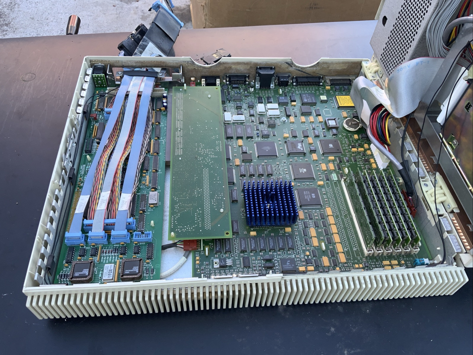 HP / HEWLETT PACKARD APOLLO MODEL 715 / 33 WORKSTATION, PROD# A2612A