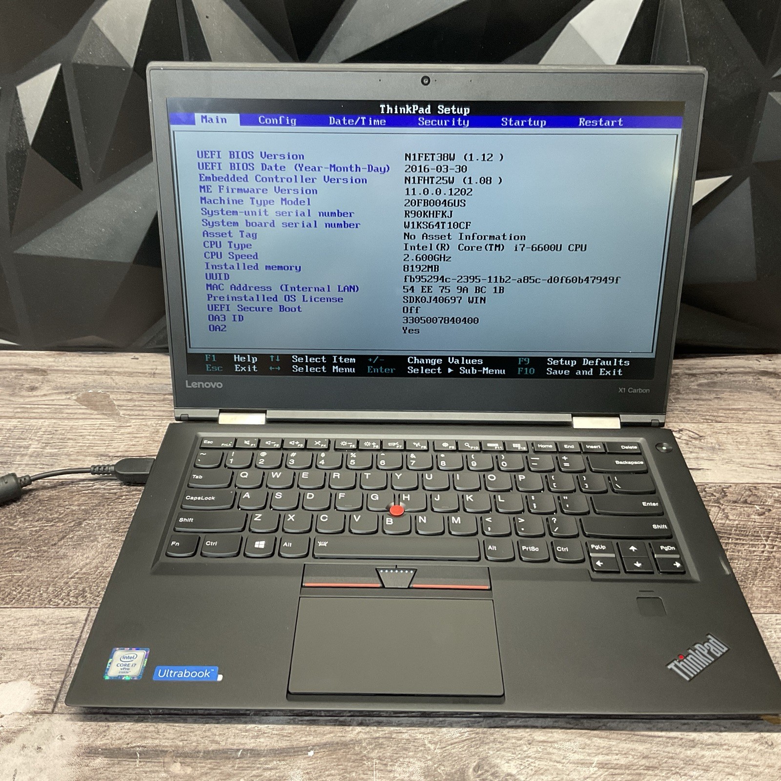 Lenovo ThinkPad X1 Carbon 4th Gen / i7 6th / 8GB / No SSD / O10