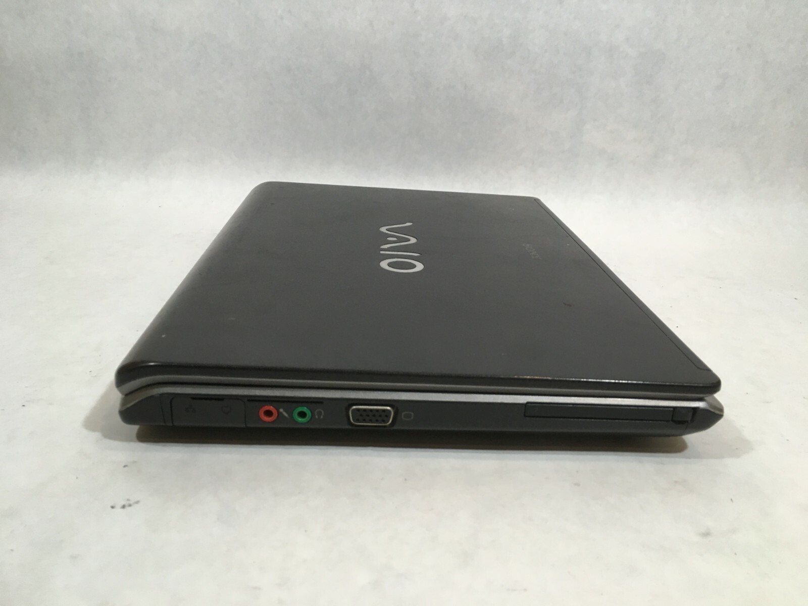 Sony Vaio Case Damage Bad Screen For Parts or Repair -FT