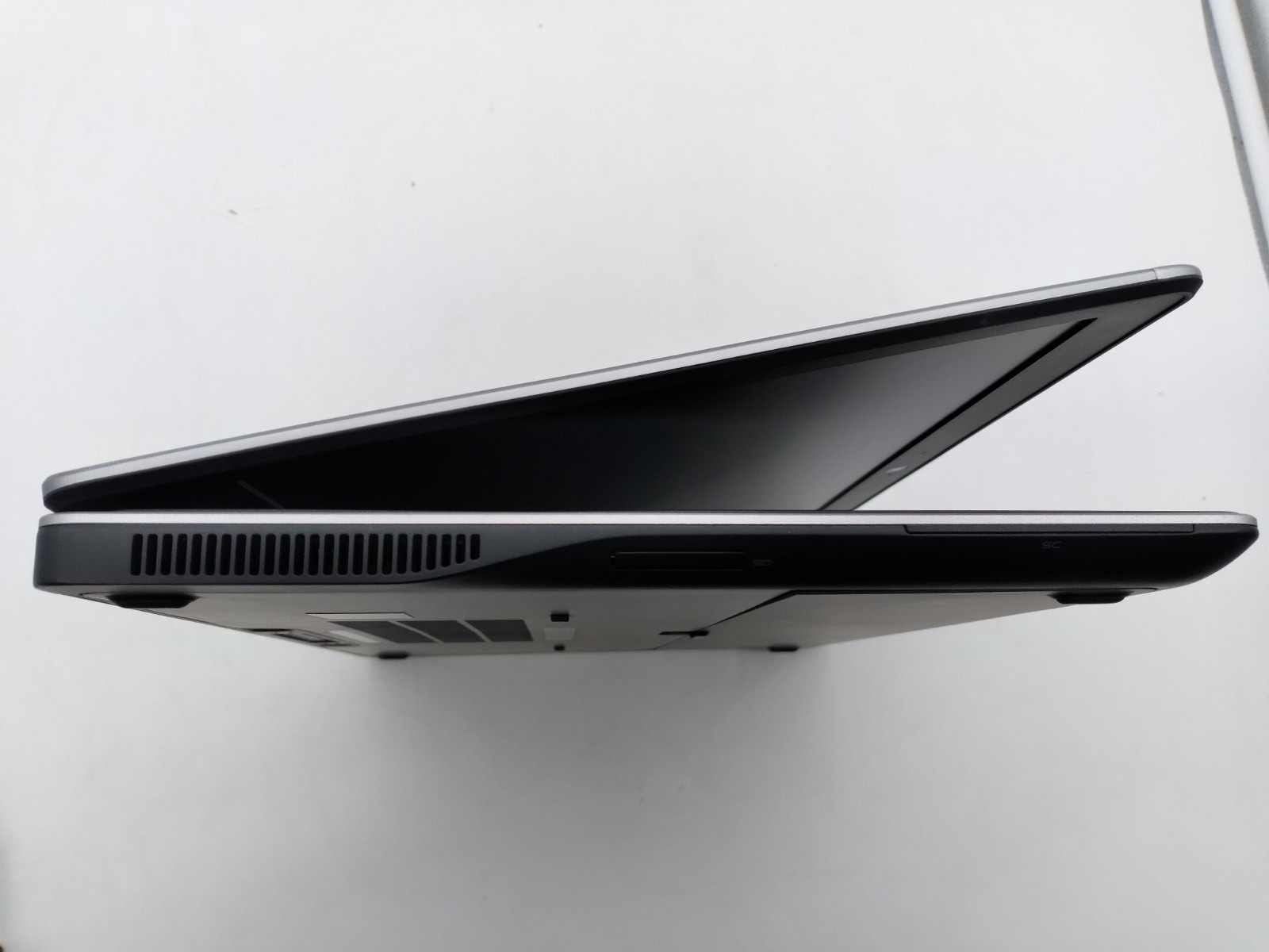 Dell Latitude E7440 14″ Intel Core i5-4310U @ 2GHz 4GB RAM 256GB SSD Win 10 Pro