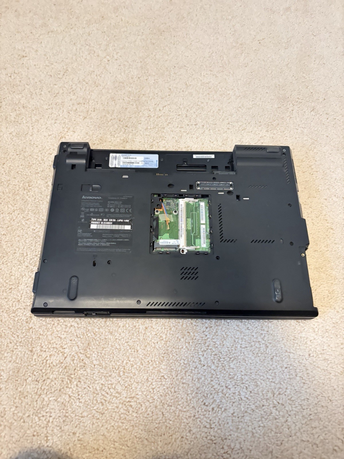 Lenovo ThinkPad T410 *FOR PARTS*