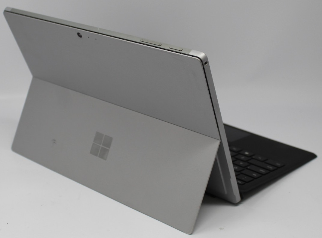 Microsoft Surface Pro 6 1796 i7-8650U @ 1.9 GHz 256 GB 8 GB Windows 11 P Locked