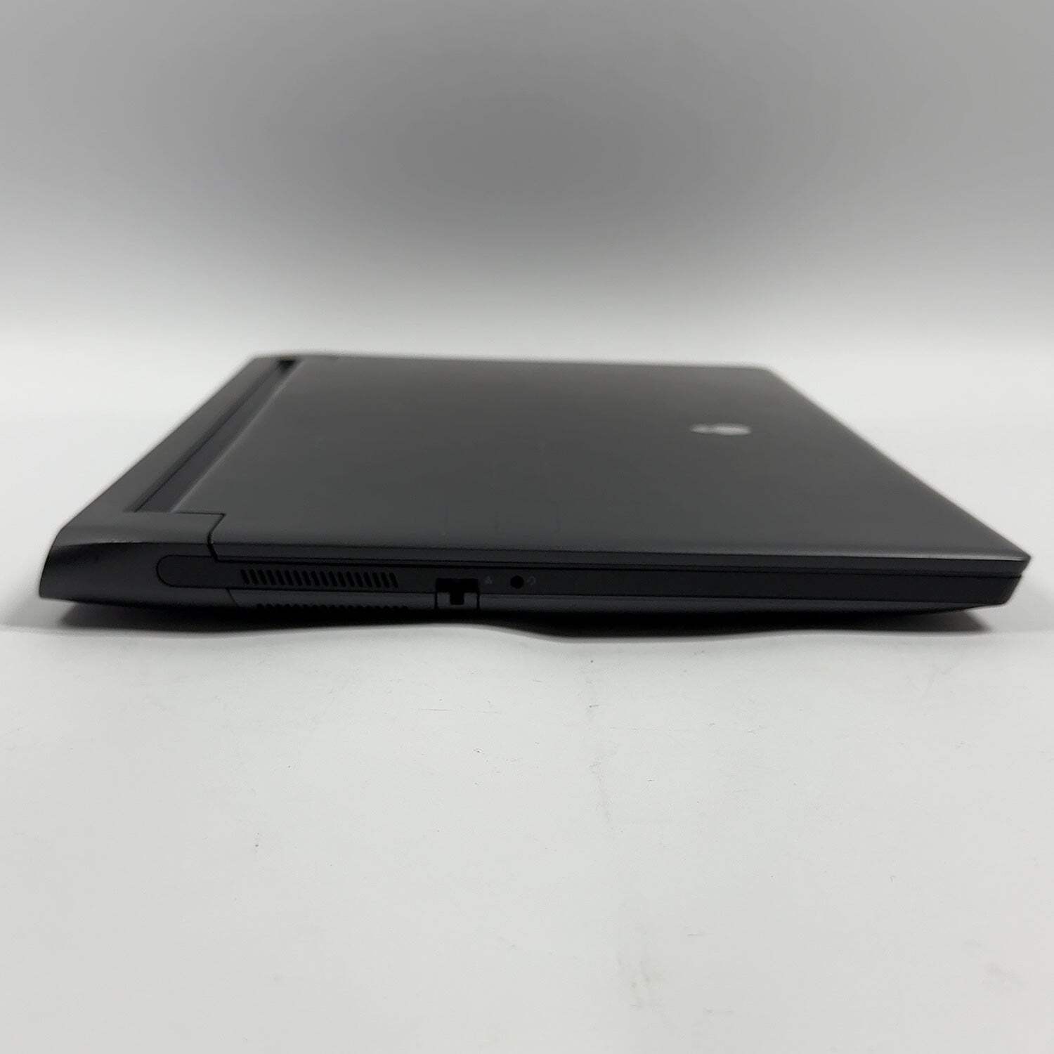 Alienware M17 R5 17.3 Ryzen 9 6900HX 3.3GHz 16GB RAM 1TB SSD GeForce RTX 3070 Ti