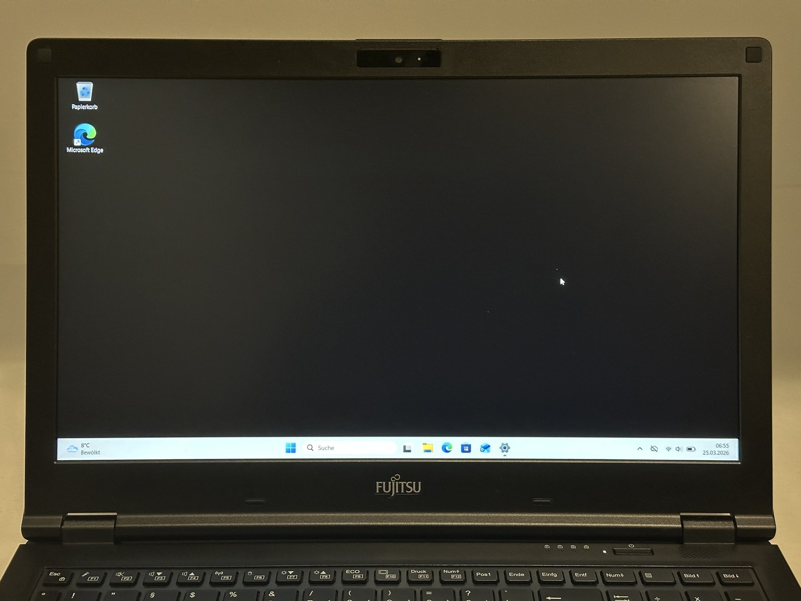Fujitsu LifeBook E459 15.6″ FHD i5-8250U 8GB DDR4 256GB M2 SSD Win11 Pro Pixel