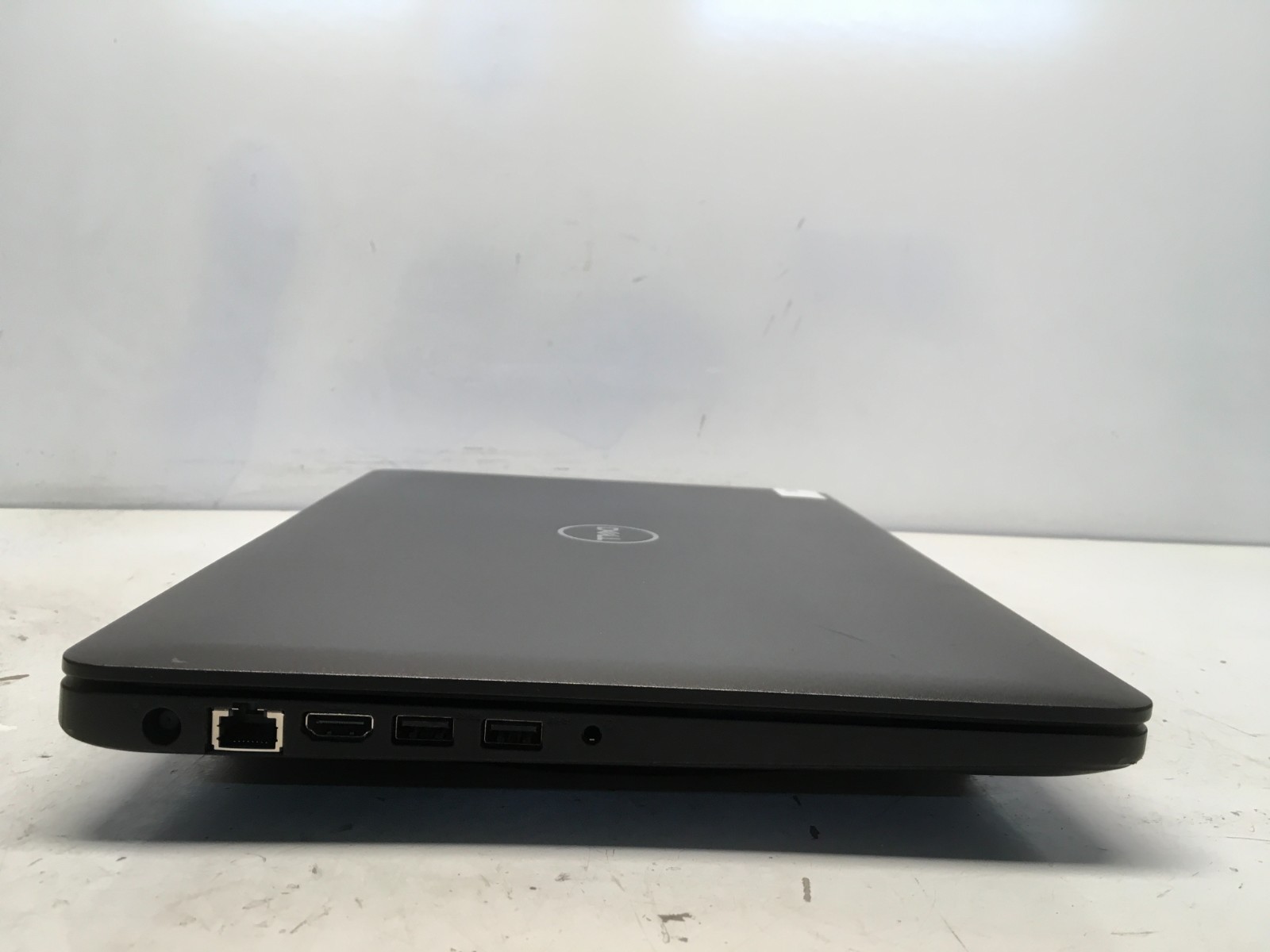 Dell Latitude 3580 Intel i3-6006U 2GHz 8 GB NO HDD No Batt