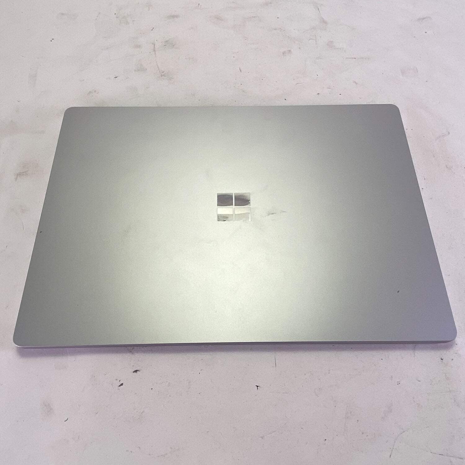 Microsoft Surface Laptop 5 1979 15″ i7-1255U 2.6GHz 8GB RAM 256GB SSD