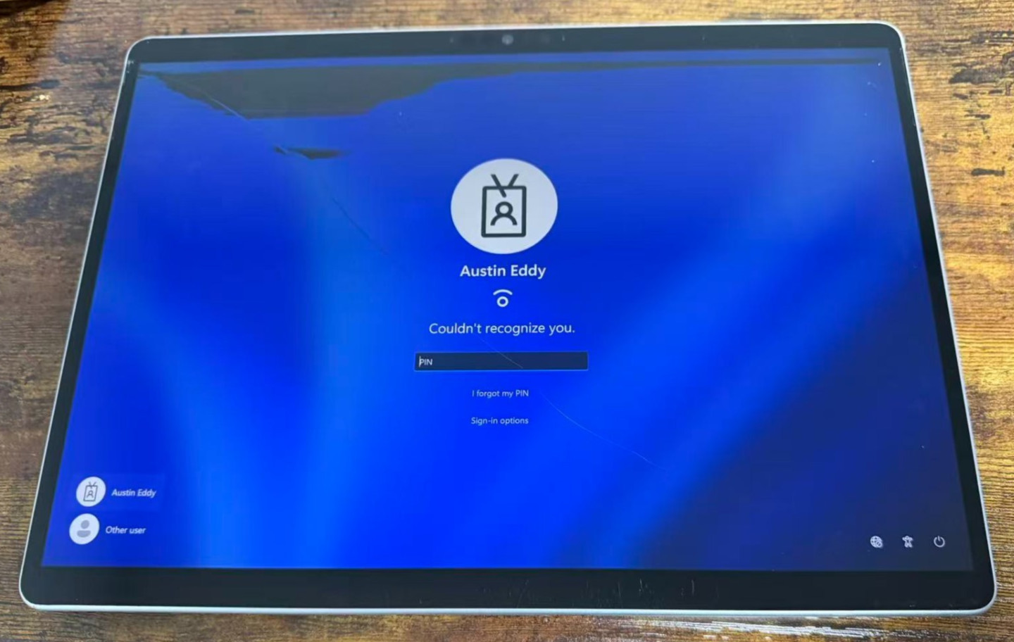 Microsoft Surface Pro 8 1982 13″ Touch /Cracked Screen