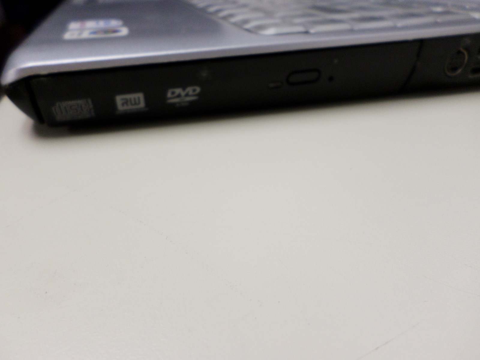 Retro Dell Inspiron 1420 Intel Core 2 Duo 1.8GHz 2GB RAM 160GB HD Windows Vista