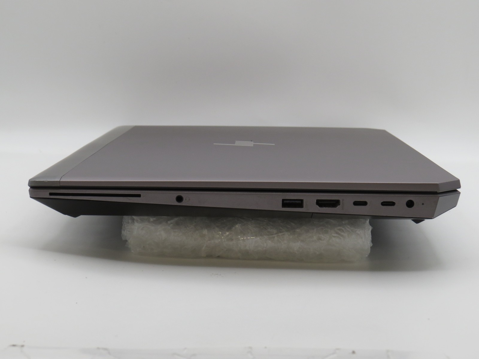 HP ZBook Studio G5 | i7-8750H | 16GB DDR4 | P1000 | 15.6″ l 256GB M2 | Win 11