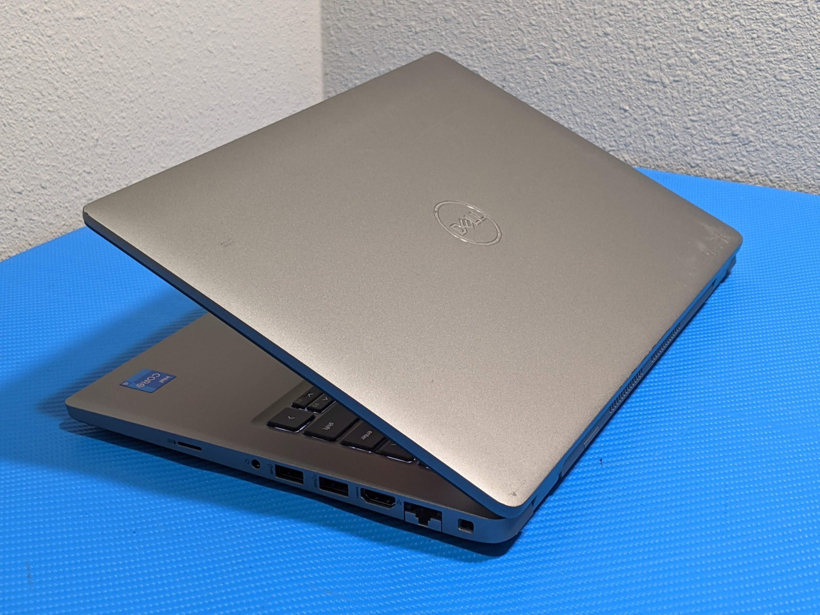 Dell Latitude 5430 14″ FHD i5-1235U 1.3GHz (max 4.4 GHz) 32GB 256GB SSD W11P +PA
