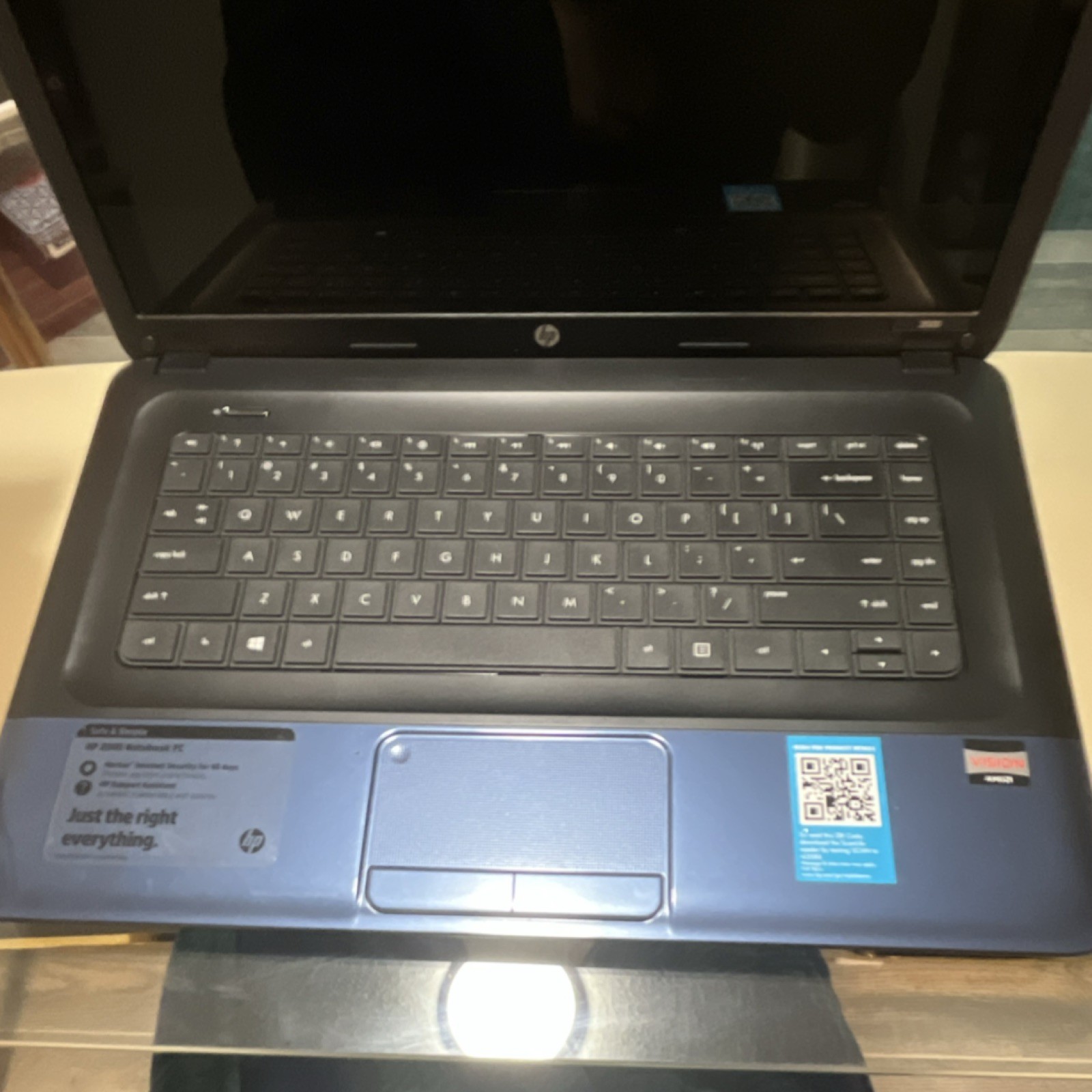 HP 2000 AMD E-Series Windows 8 15.6″ Notebook Blue Webcam Wi-Fi HDMI