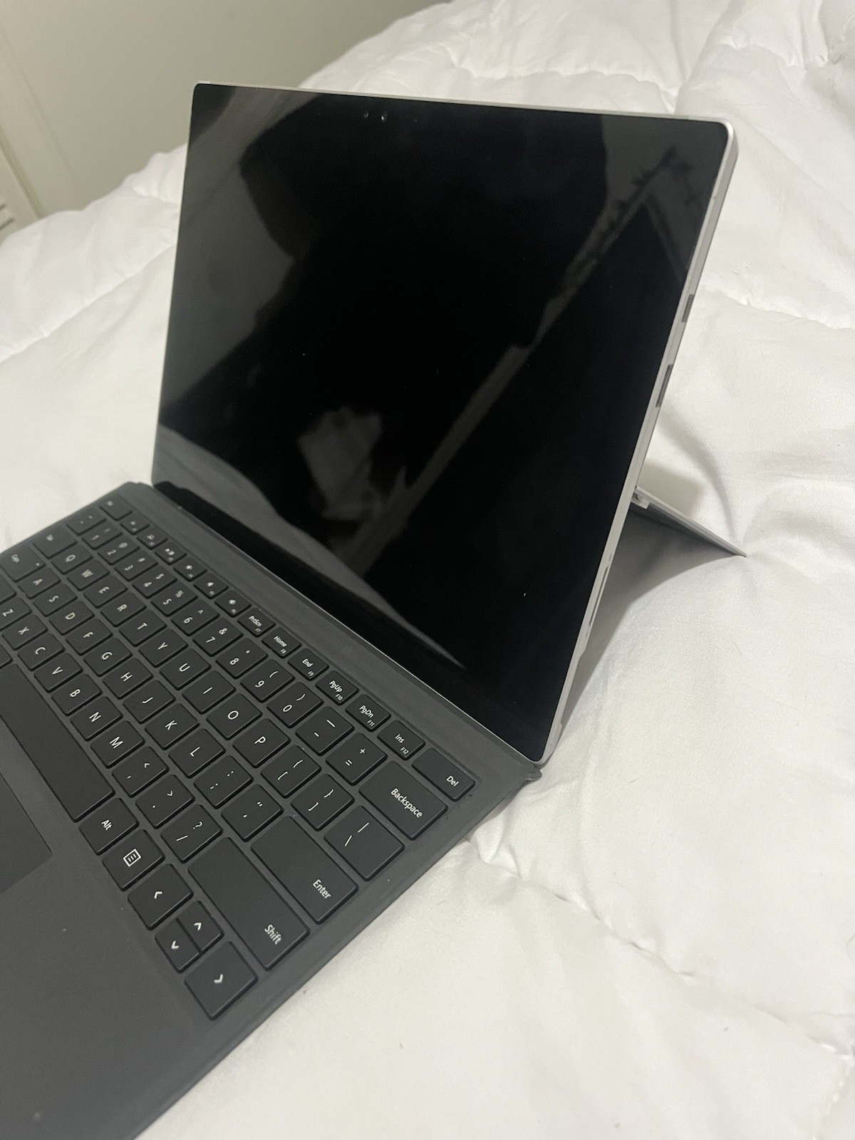 Microsoft Surface Pro 4 1724p Display, I7-6650U, 16GB RAM, 256GB