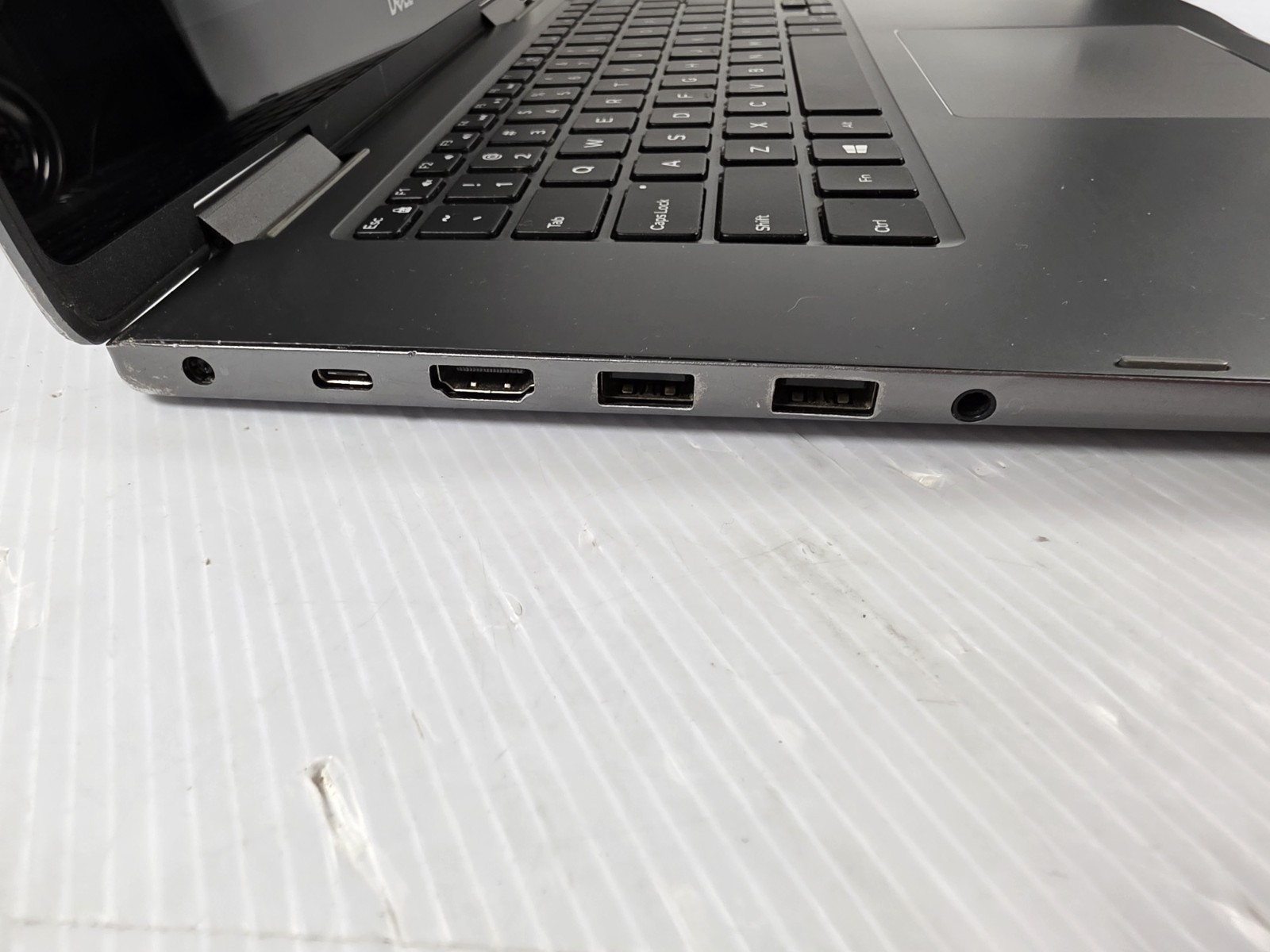 DELL Inspiron 7573 2-in-1 15.6″ Laptop i5-8250U 1.60GHz 8GB RAM 2TB HD FHD