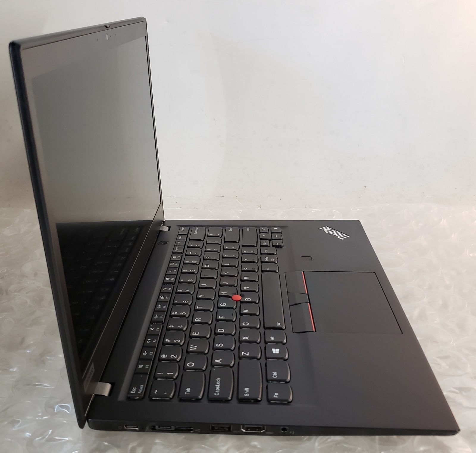 Lenovo ThinkPad T490s Intel Core i5-8265u 8GB RAM 256GB SSD W11P w/ 65w USB-C AC