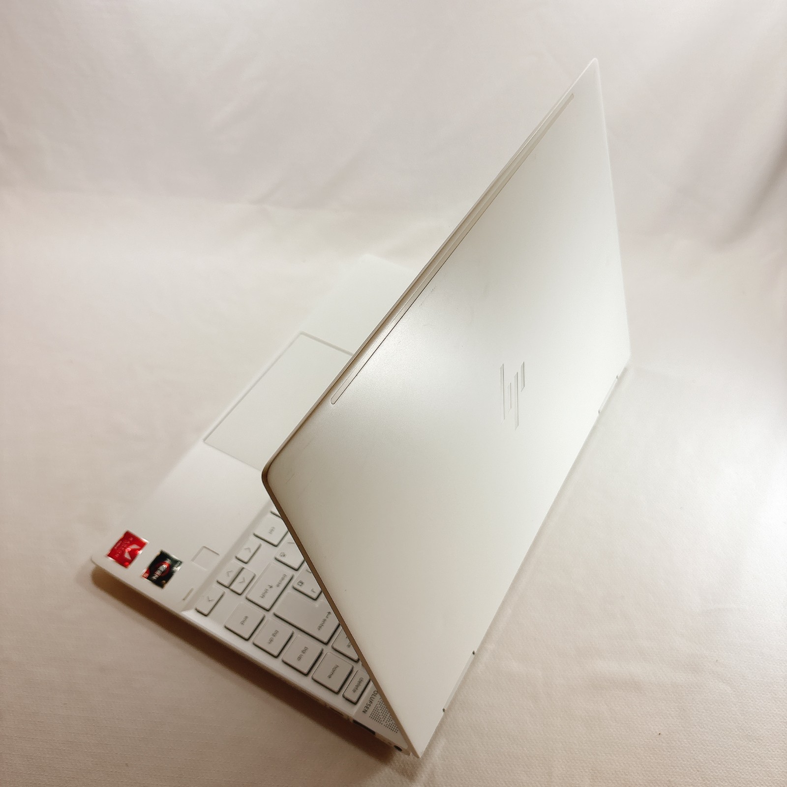 HP Envy x360 13.3″ Ryzen 5 3500U 8GB RAM 256GB SSD White 2in1 convertible #1031