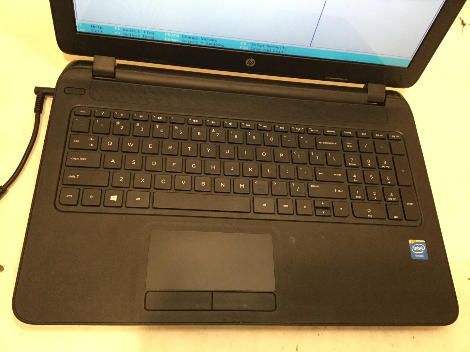 HP 15-f033wm / Intel Celeron N2840 @ 2.16GHz / (NO STORAGE or MEMORY) -MR