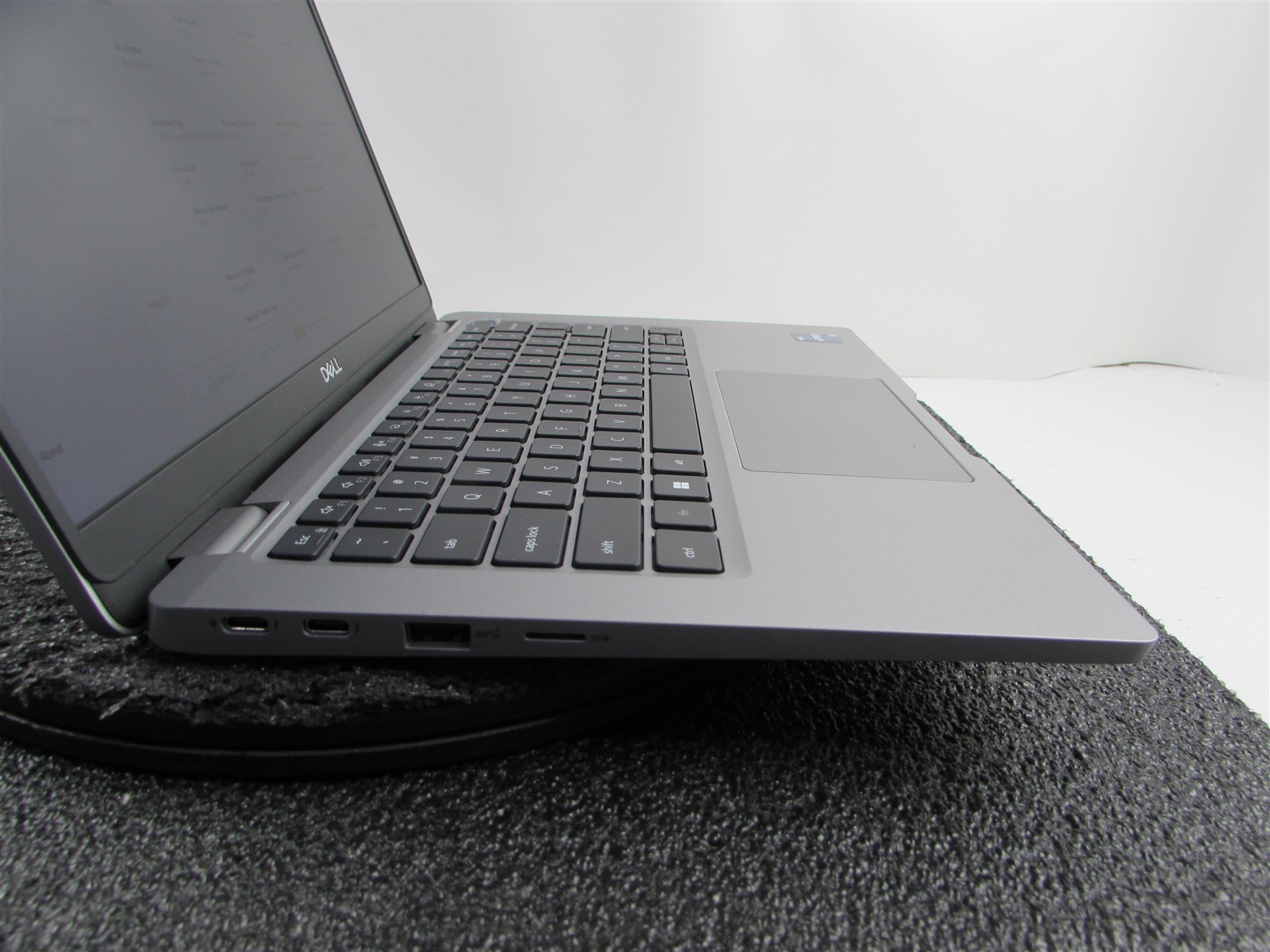 DELL LATITUDE 5330 FHD TOUCHSCREEN I5-1245U 10 CORE 512GB SSD 16GB RAM NO O.S