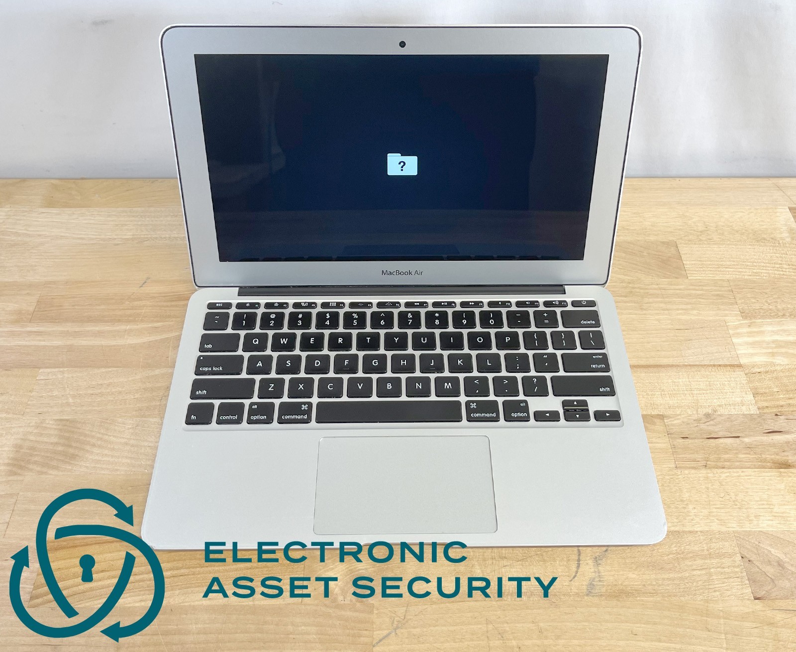 Apple MacBook Air A1465 i5-5250u 1.60GHz 4GB RAM (No Drive)
