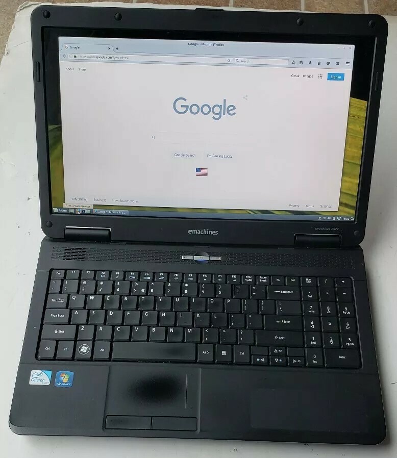emachines E527 Intel Celeron CPU 900 @ 2.20GHz 3GB RAM 160GB HDD wifi Linux Mint