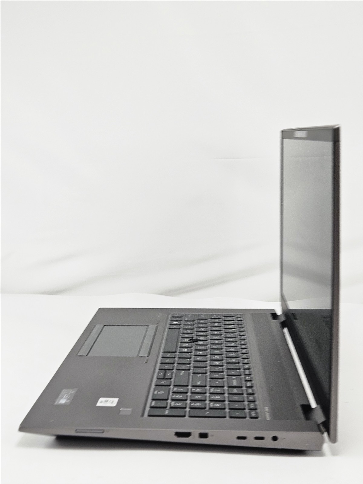 HP ZBook Fury 17 G7 32GB 512GB SSD i7-10850H 17.3″ Workstation RTX 4000