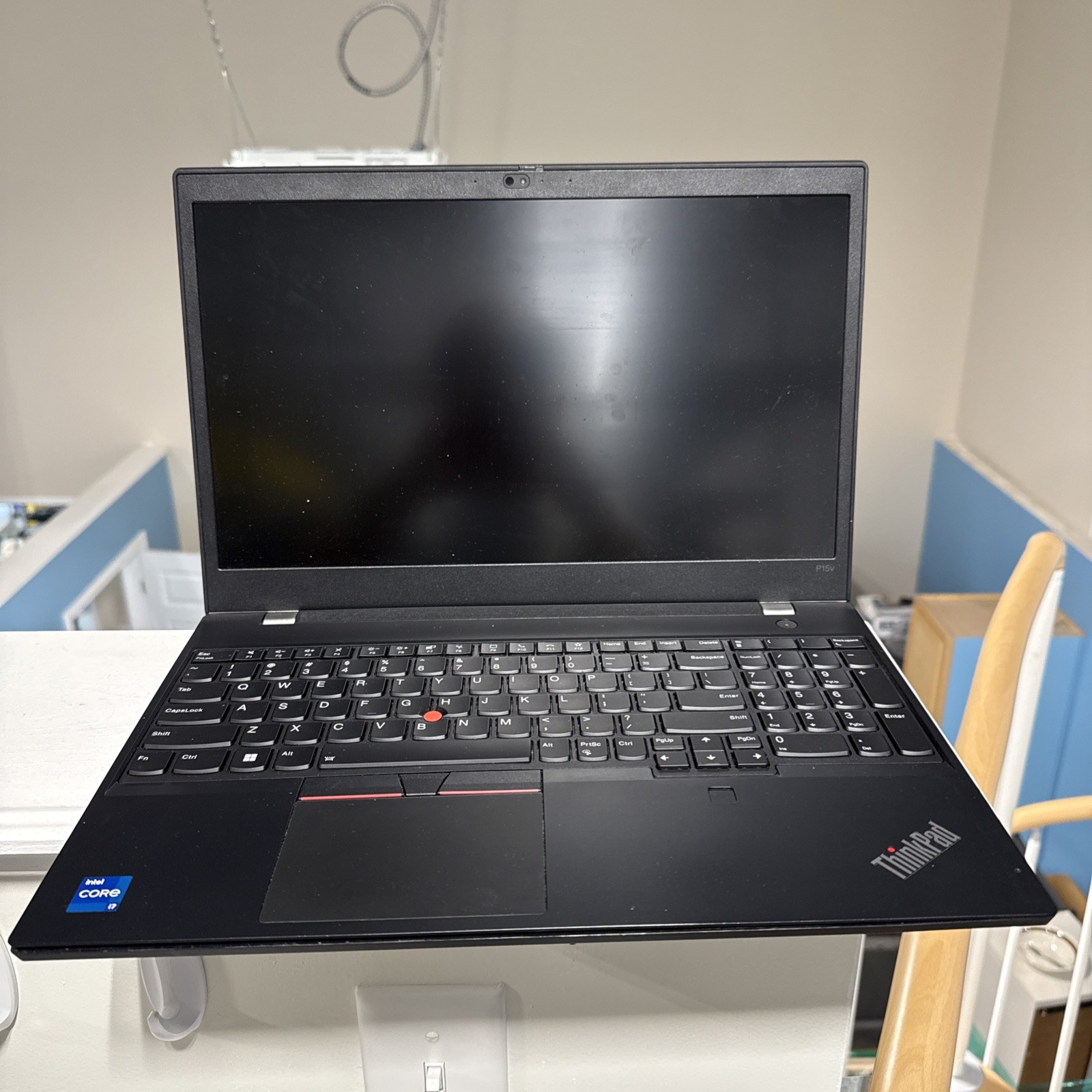 LENOVO THINKPAD P15V GEN 3 15.6″ CORE i7-12700H 2.3GHz – NO RAM SDD AC – AS IS