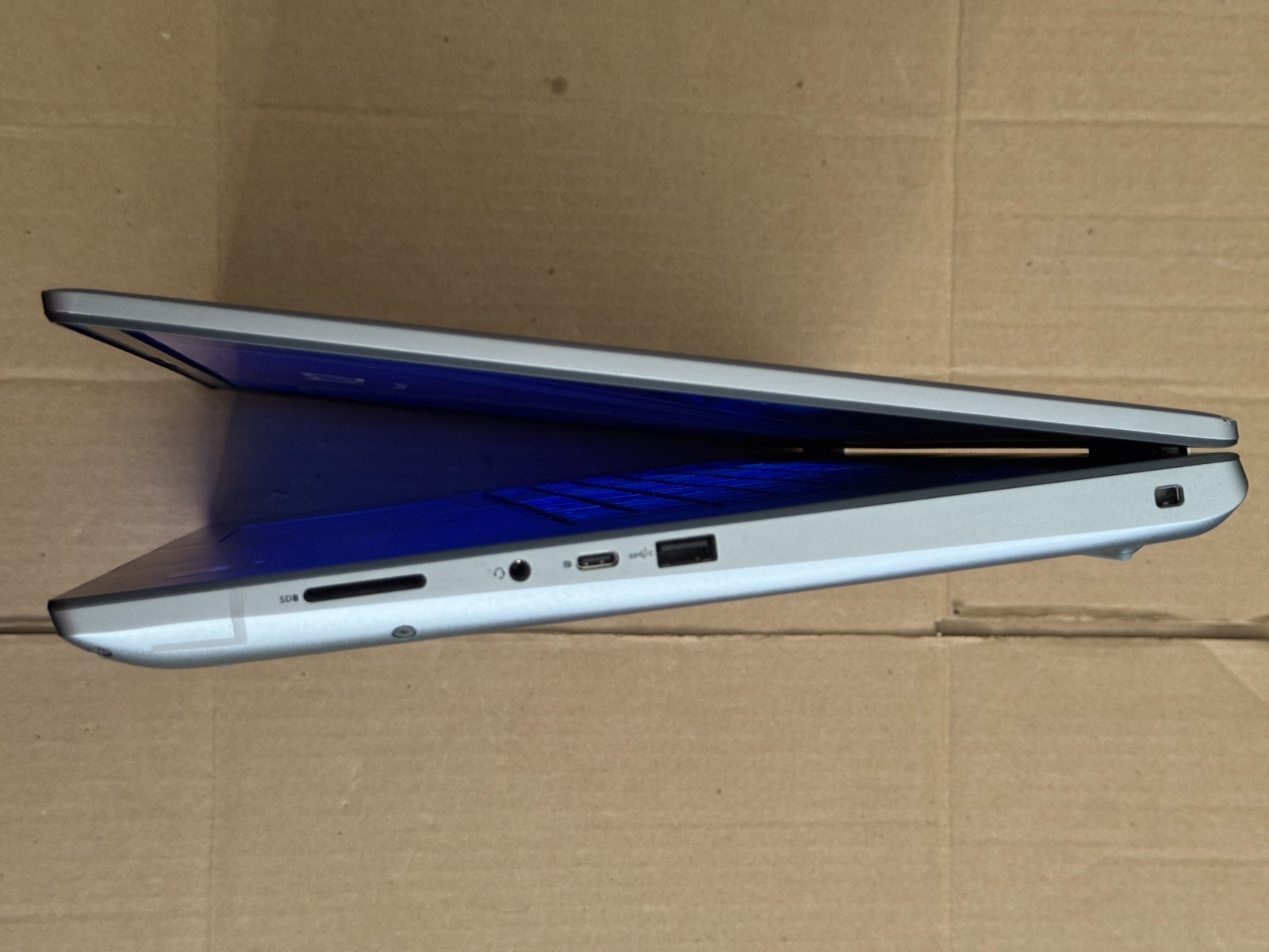 Dell Precision 7770 17.3″ FHD i7-12850HX RTX A1000 4GB 32GB RAM 1TB SSD Wi-Fi 6E