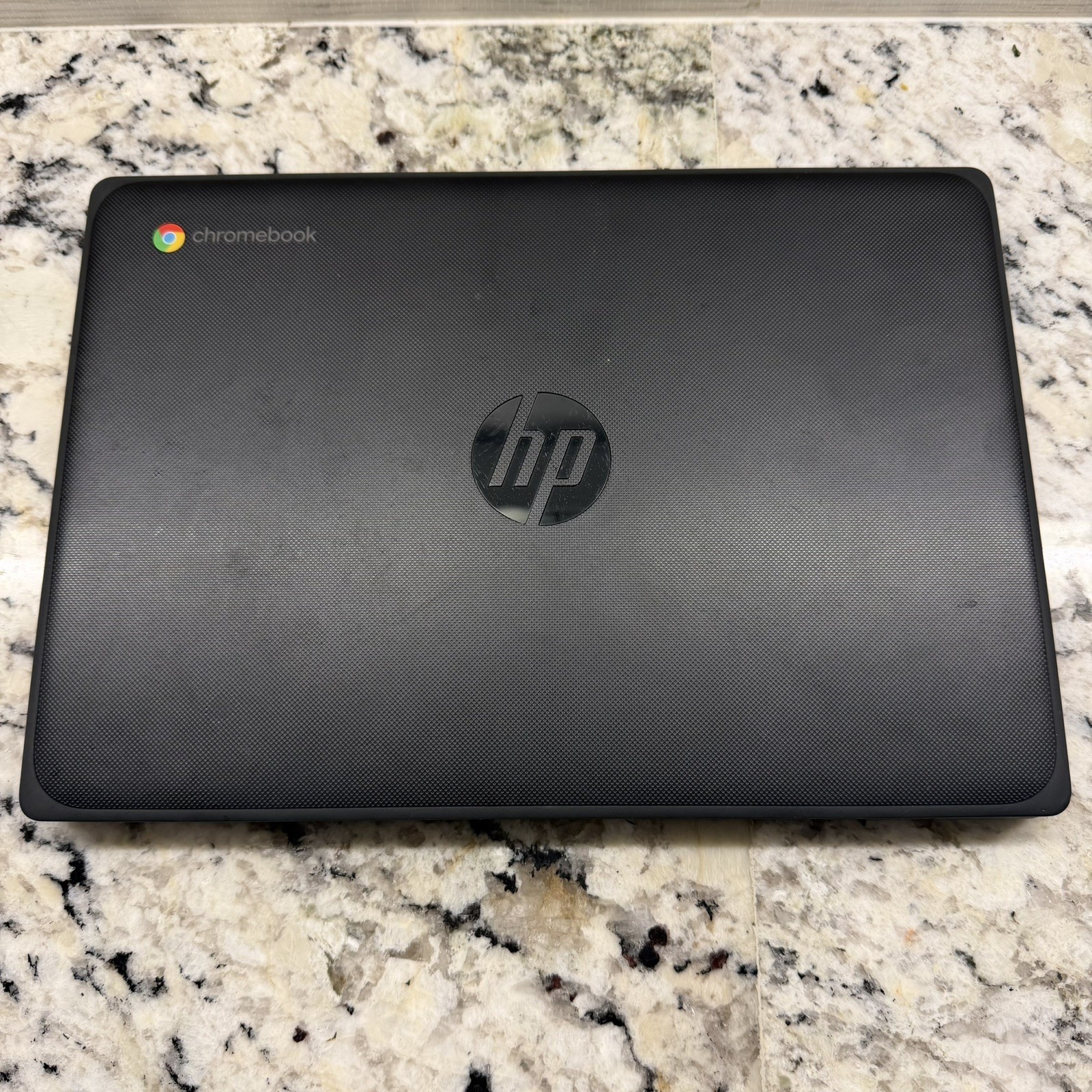 ​HP Chromebook 11A G8 EE – GOOD Condition-Includes Gumdrop Case-FOR PARTS/LOCKED