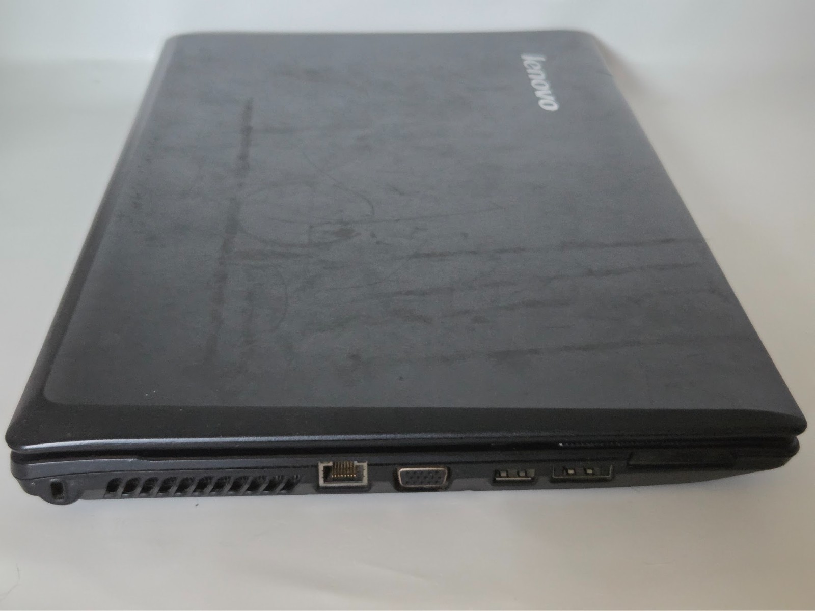 Lenovo G560 Laptop 15.6 Inch Display With Keyboard Damage And Webcam