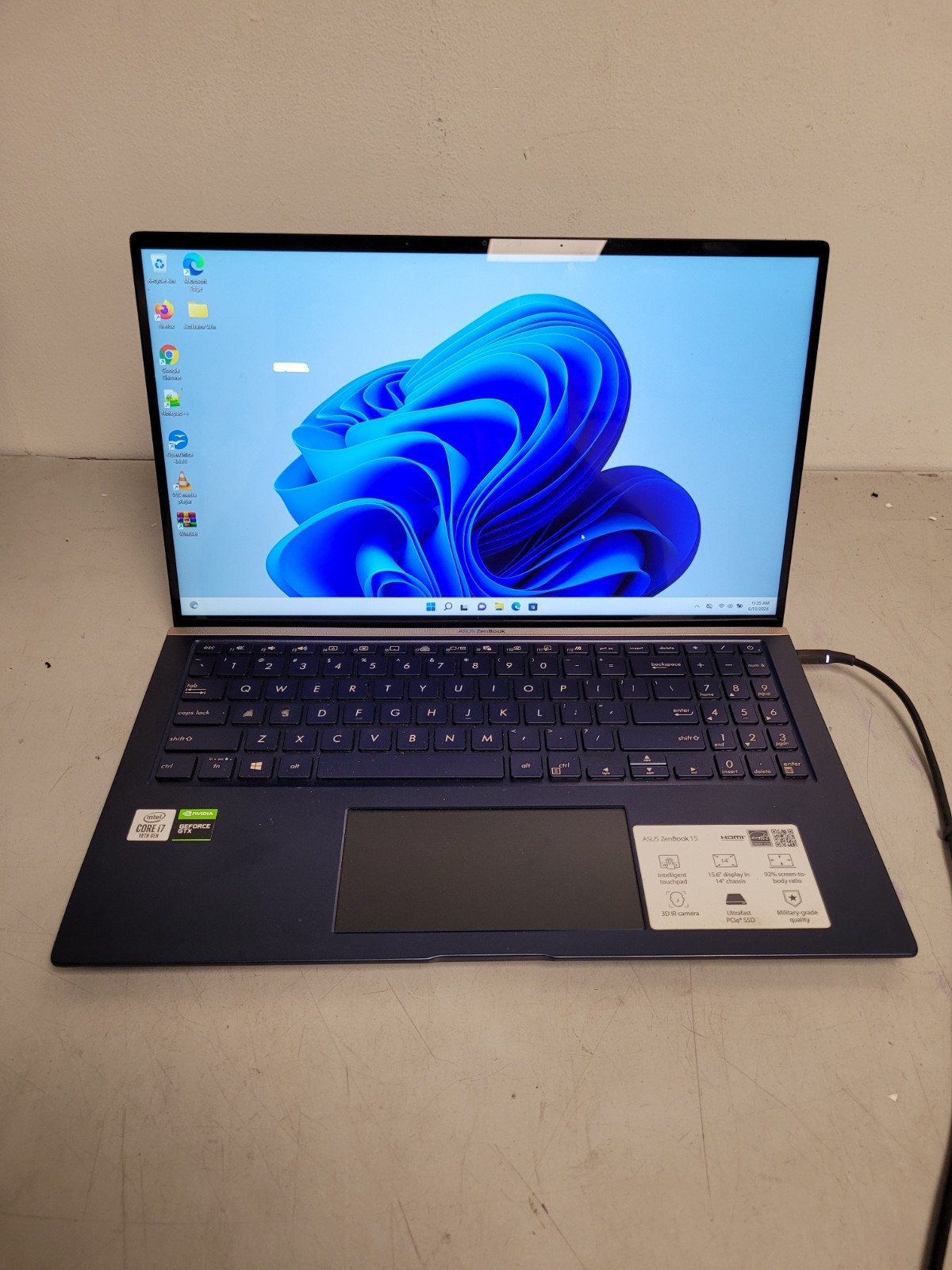 Asus zenbook 15 15.6″ i7-10510u 1.8ghz 16gb onboard ram 256gb ssd read 072882038