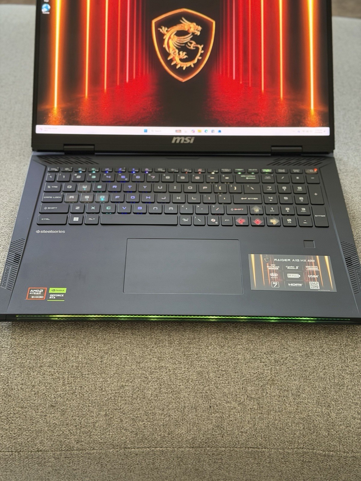 MSI Raider A18 HX 18″ UHD+ AMD Ryzen 9 9955HX3D 32GB DDR5 2TB SSD RTX 5080 W11P