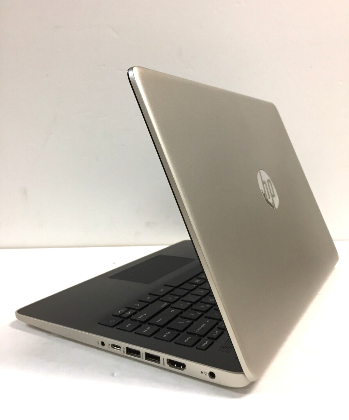 HP 14-dq0011dx 7FU46UA 14″ touchscreen Laptop/i3-8145U/4GB Ram/128GB SSD/W10H S