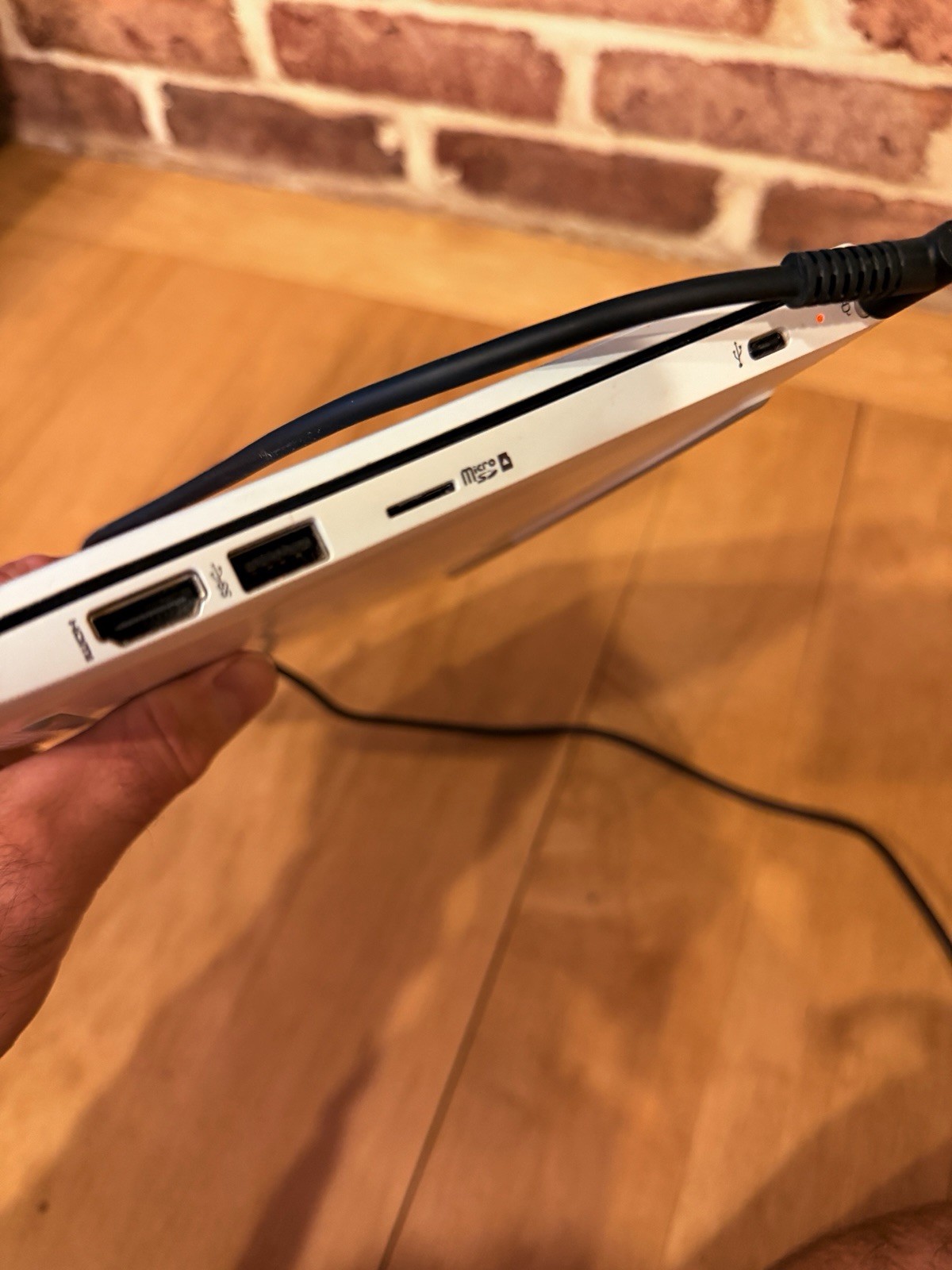 HP Stream Laptop 11-ak0012dx Intel Celeron 4GB RAM 64GB eMMC 11.6″ Windows 11