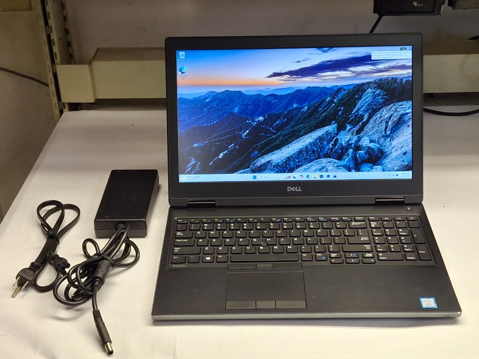 Dell Precision 7530 i7 8850H 256GB SSD 16GB 15.6″ FHD Quadro P1000 Win11P