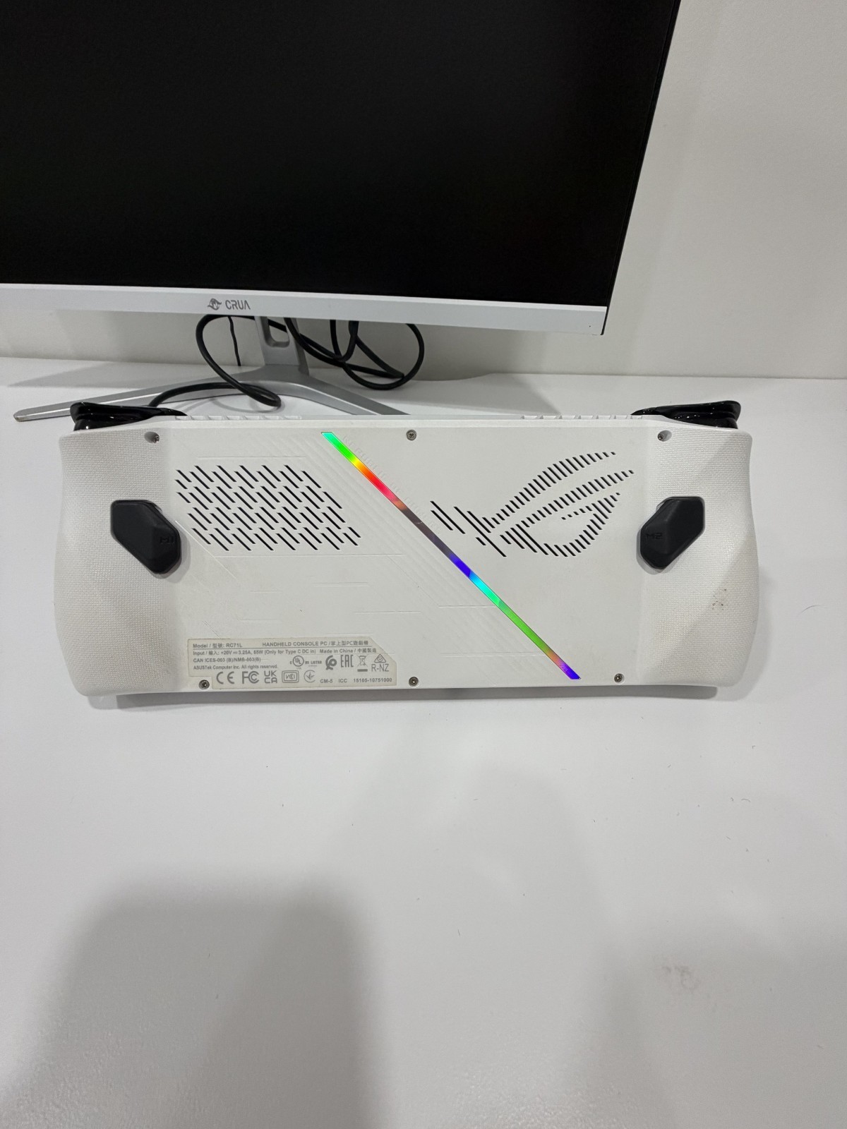 ASUS ROG Ally White w/ ASUS carrying case 2TB upgraded **MINT**