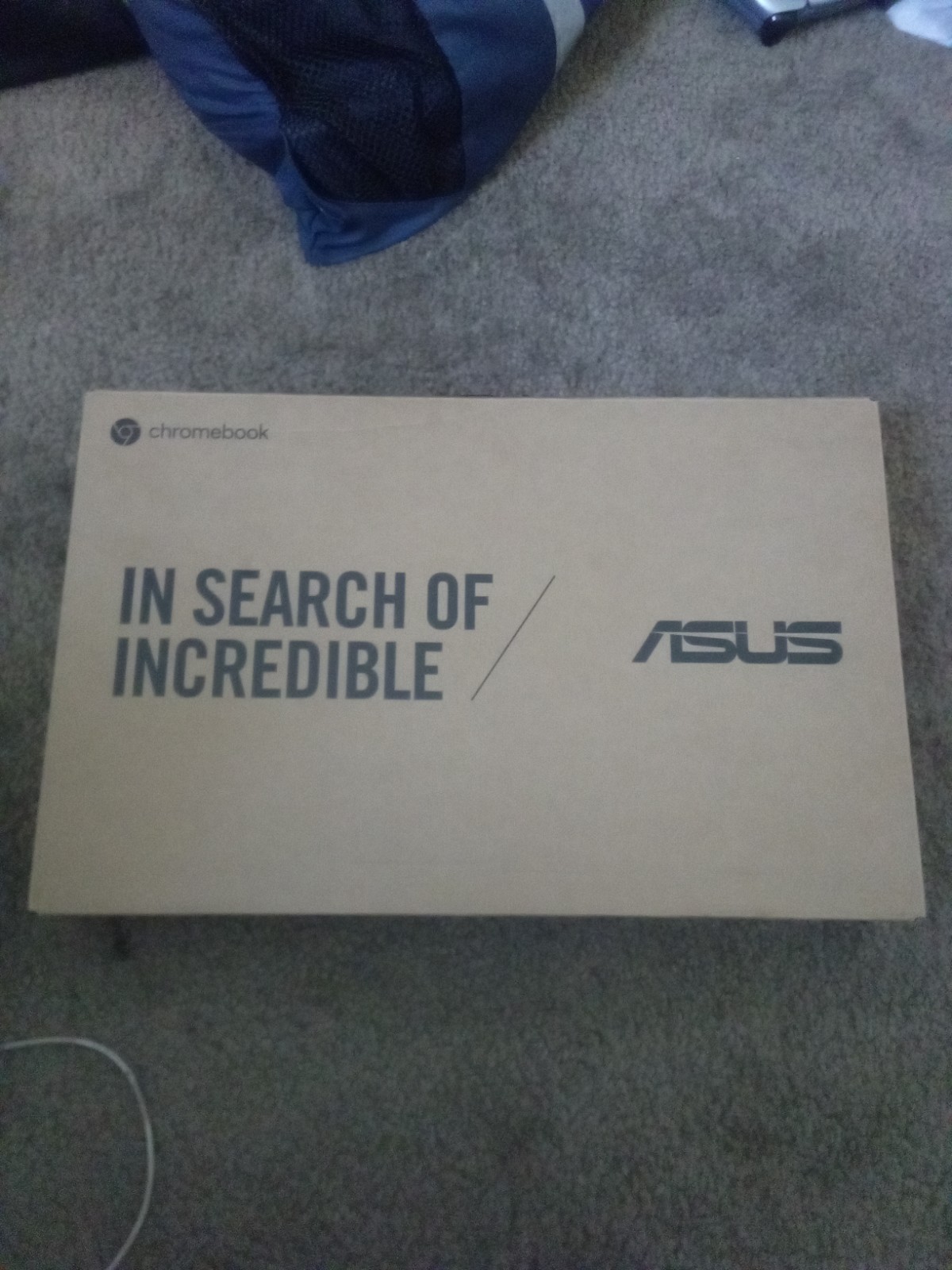 asus chromebook (Cm1402cm2) Gravity Grey, LCD 14.0 FHD SSD 64G. Cracked screen.