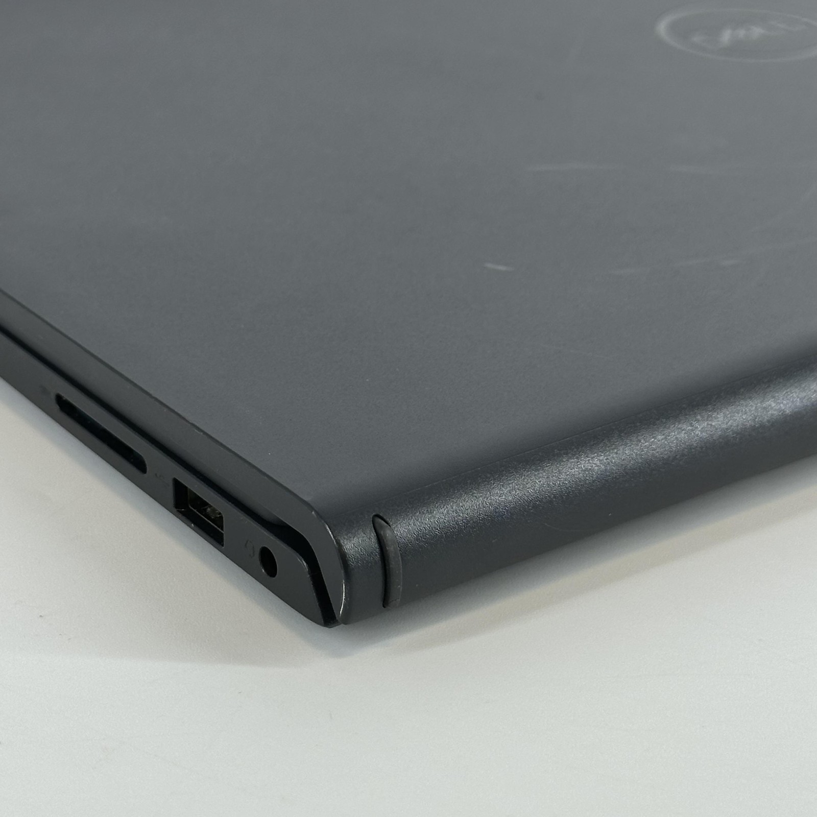 Dell Inspiron 3520 15.6 Black FHD i5-1135G7 2.40GHz 8GB RAM 256GB SSD Good