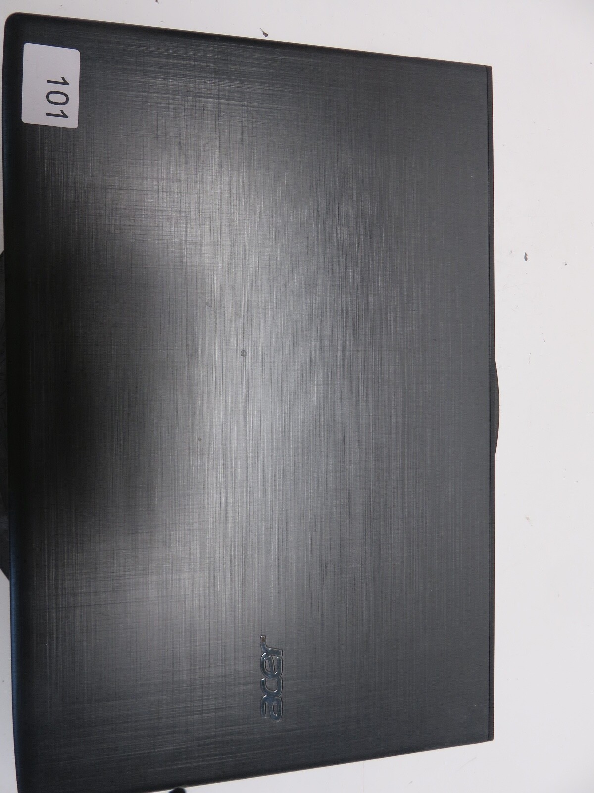 Acer Aspire E15 Intel i3-7100U 2.4GHz 4096 MB NO HDD No Batt