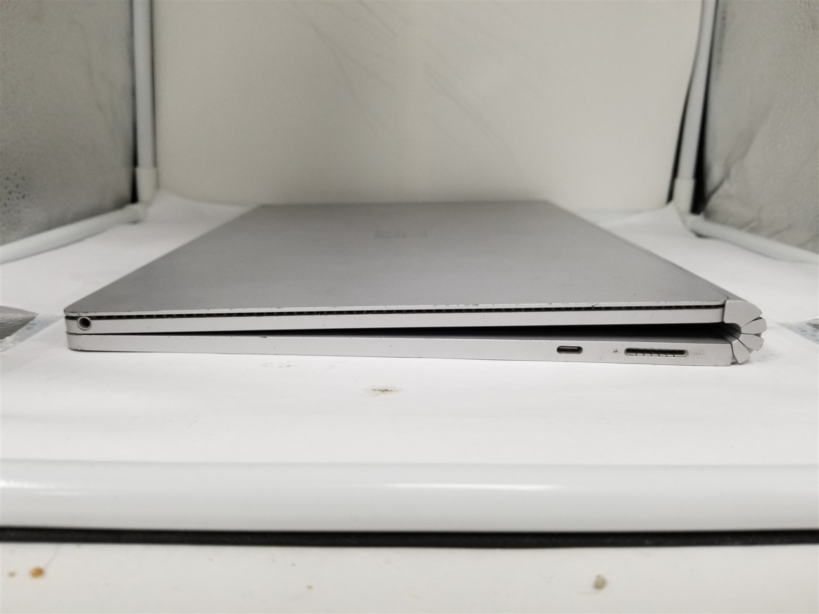 Microsoft Surface Book 2 Core i5 13.5″ 8GB/256GB Silver Reduced Price VW6258
