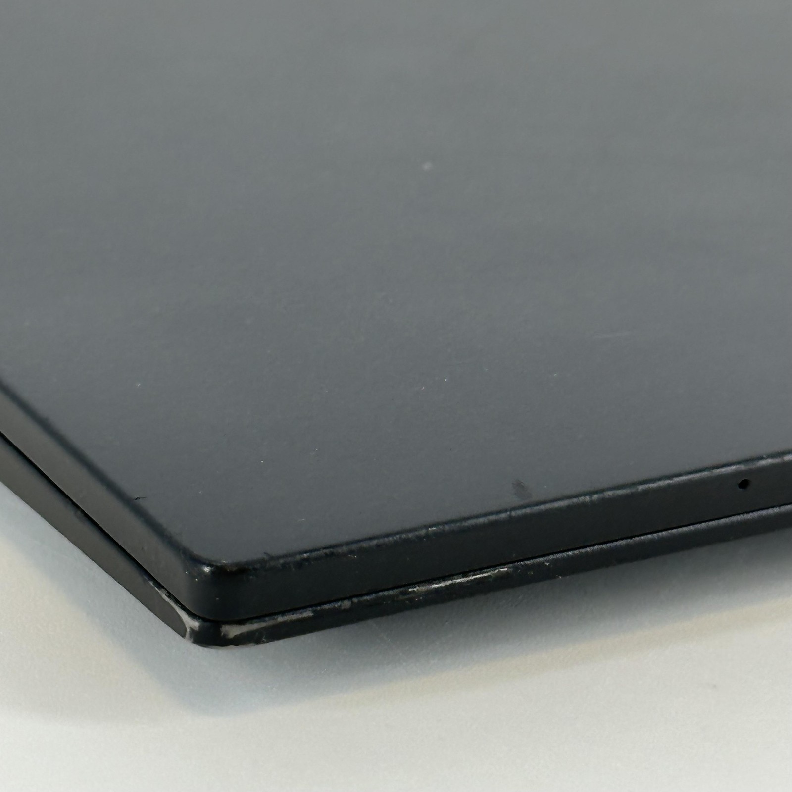 Lenovo ThinkPad X1 Carbon Gen 10 14 FHD+ 2.1 GHz i7-1260P 16GB 512GB SSD Good