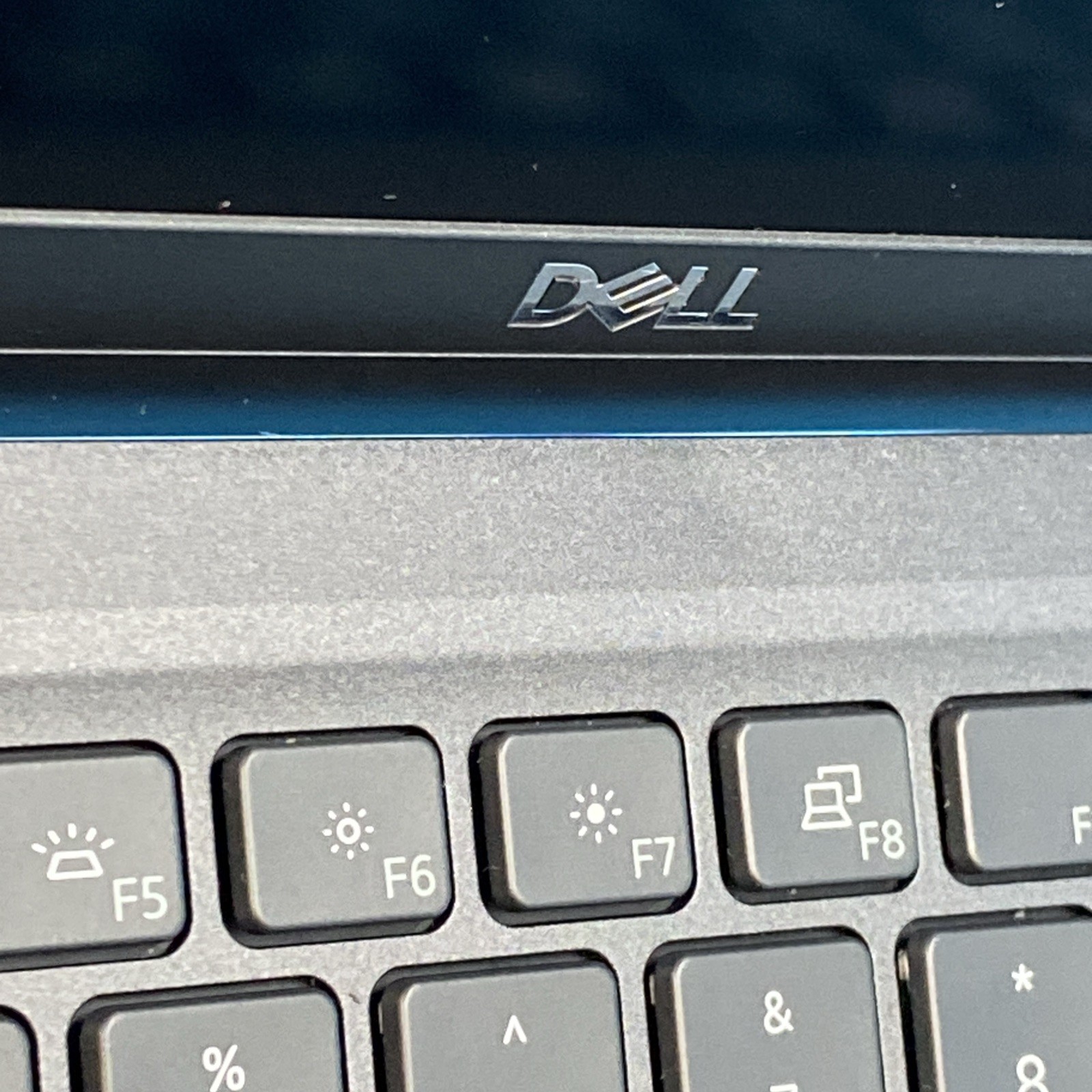 Latitude 7430 | i5-1240P | 16GB RAM | 256GB SSD | NO OS | 68% BATTERY